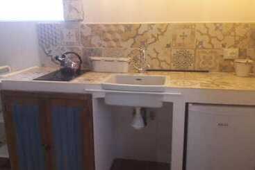تختخواب و صبحانه Villa Alemi