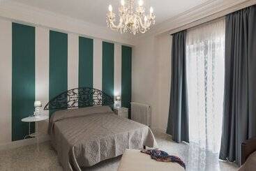 تختخواب و صبحانه Villa Alemi