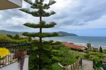 تختخواب و صبحانه Vistamare Maison