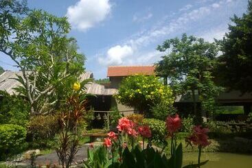 Bulun Buri Resort