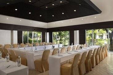 هتل Aonang Villa Resort I Beach Front