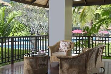 هتل Aonang Villa Resort I Beach Front