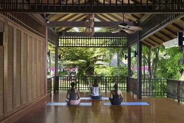 هتل Aonang Villa Resort I Beach Front