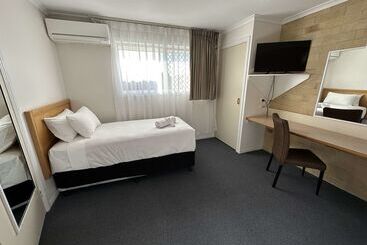 هتل Best Western Ambassador Motor Lodge