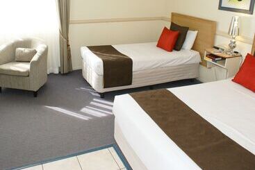 هتل Best Western Ambassador Motor Lodge