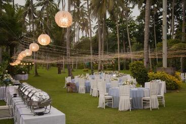 هتل Candi Beach Resort & Spa