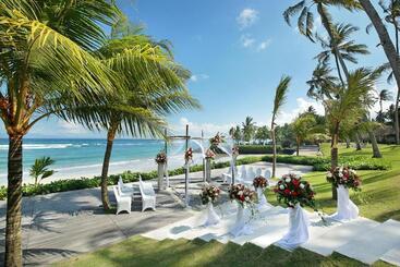 هتل Candi Beach Resort & Spa