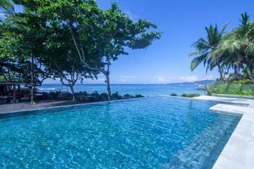 هتل Candi Beach Resort & Spa
