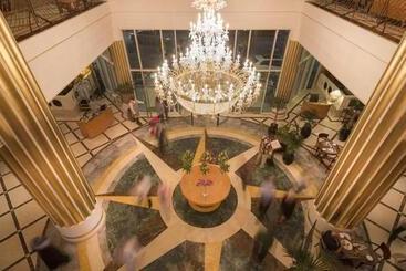 Corniche Hotel Abu Dhabi