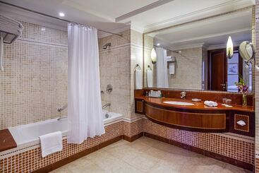 Corniche Hotel Abu Dhabi