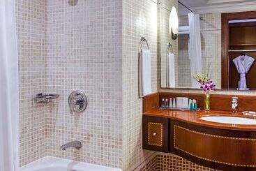 Corniche Hotel Abu Dhabi