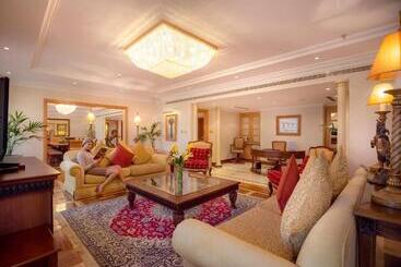 Corniche Hotel Abu Dhabi