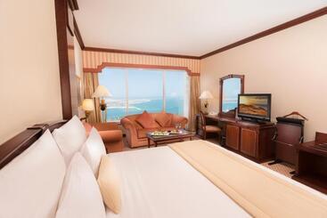 Corniche Hotel Abu Dhabi