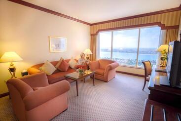 Corniche Hotel Abu Dhabi