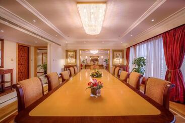 Corniche Hotel Abu Dhabi