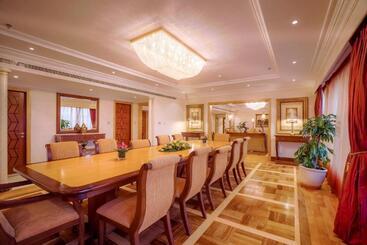 Corniche Hotel Abu Dhabi
