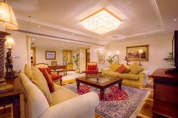 Corniche Hotel Abu Dhabi
