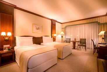 Corniche Hotel Abu Dhabi