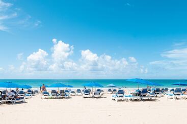 هتل Courtyard By Marriott Isla Verde Beach Resort