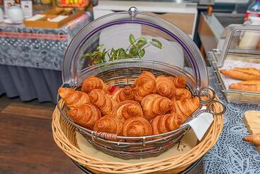 Отель Des Alpes Bulle Center
