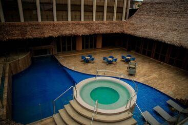 هتل Doubletree By Hilton Iquitos