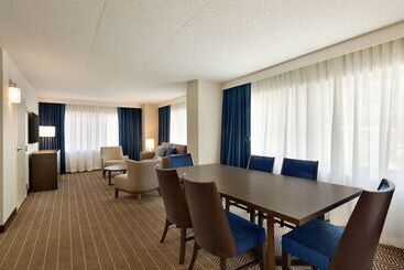 Hotell Embassy Suites  Boston Logan Airport