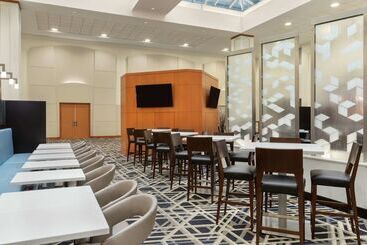 Hotell Embassy Suites  Boston Logan Airport