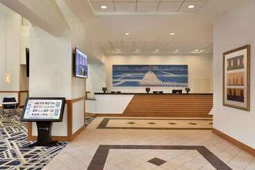 Hotell Embassy Suites  Boston Logan Airport