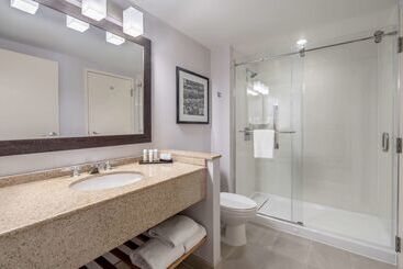 Hotell Embassy Suites  Boston Logan Airport
