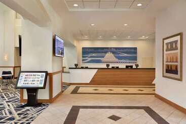 Hotell Embassy Suites  Boston Logan Airport