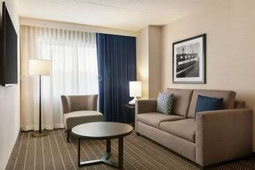 Hotell Embassy Suites  Boston Logan Airport