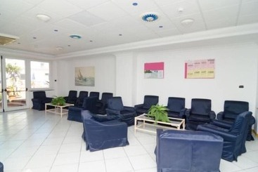 هتل Flora Wellness & Beauty