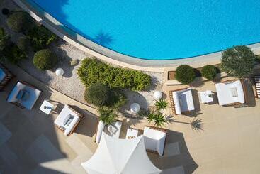 هتل Grecian Park