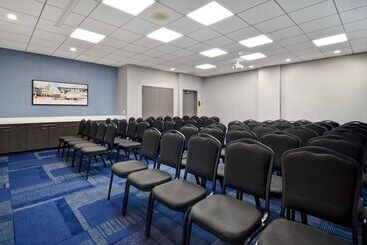 هتل Hampton Inn Nyjfk
