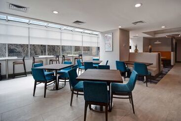 هتل Hampton Inn Nyjfk