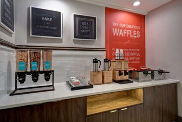 هتل Hampton Inn Nyjfk
