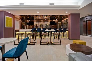 هتل Hampton Inn Nyjfk