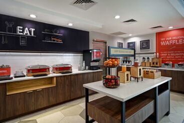 هتل Hampton Inn Nyjfk