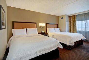 هتل Hampton Inn Nyjfk