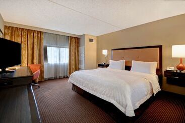 هتل Hampton Inn Nyjfk