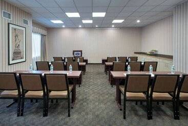 هتل Hampton Inn Nyjfk