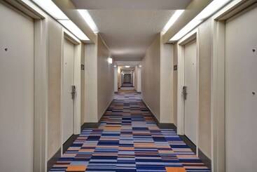 هتل Hampton Inn Nyjfk