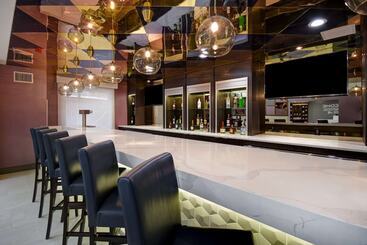 هتل Hampton Inn Nyjfk
