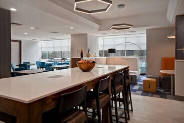 هتل Hampton Inn Nyjfk