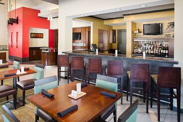 هتل Hilton Garden Inn Albany Airport