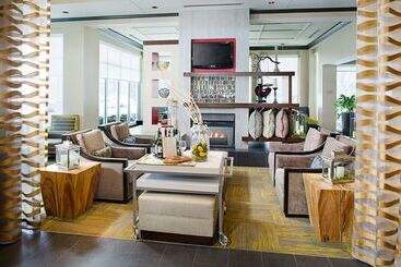 هتل Hilton Garden Inn Albany Airport