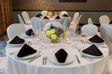 هتل Hilton Garden Inn Albany Airport