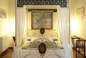 هتل Hostal Santa Agueda