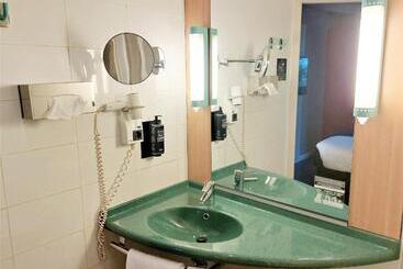 هتل Ibis Madrid Fuenlabrada