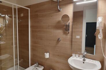 Hotel Ideal City Walk